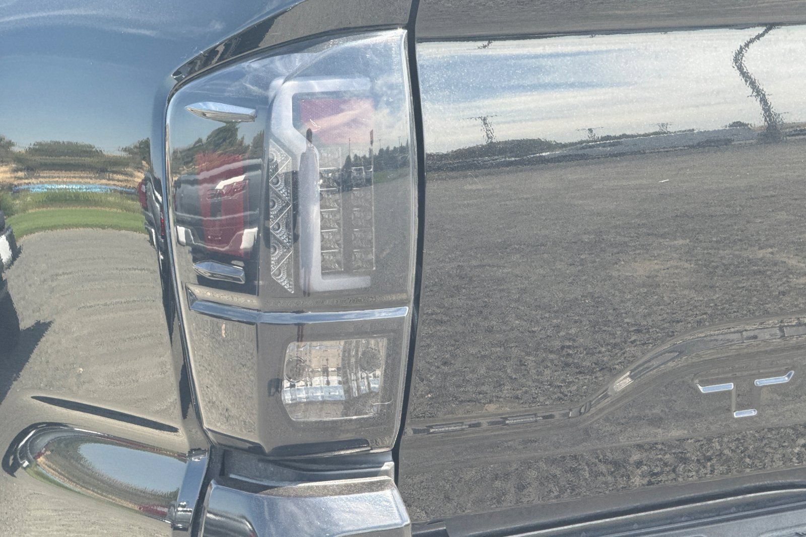 Used 2020 Toyota Tacoma SR5 AWD/4WD image 47