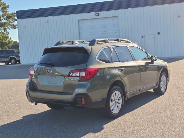 Used 2019 Subaru Outback 2.5i Premium AWD/4WD image 3