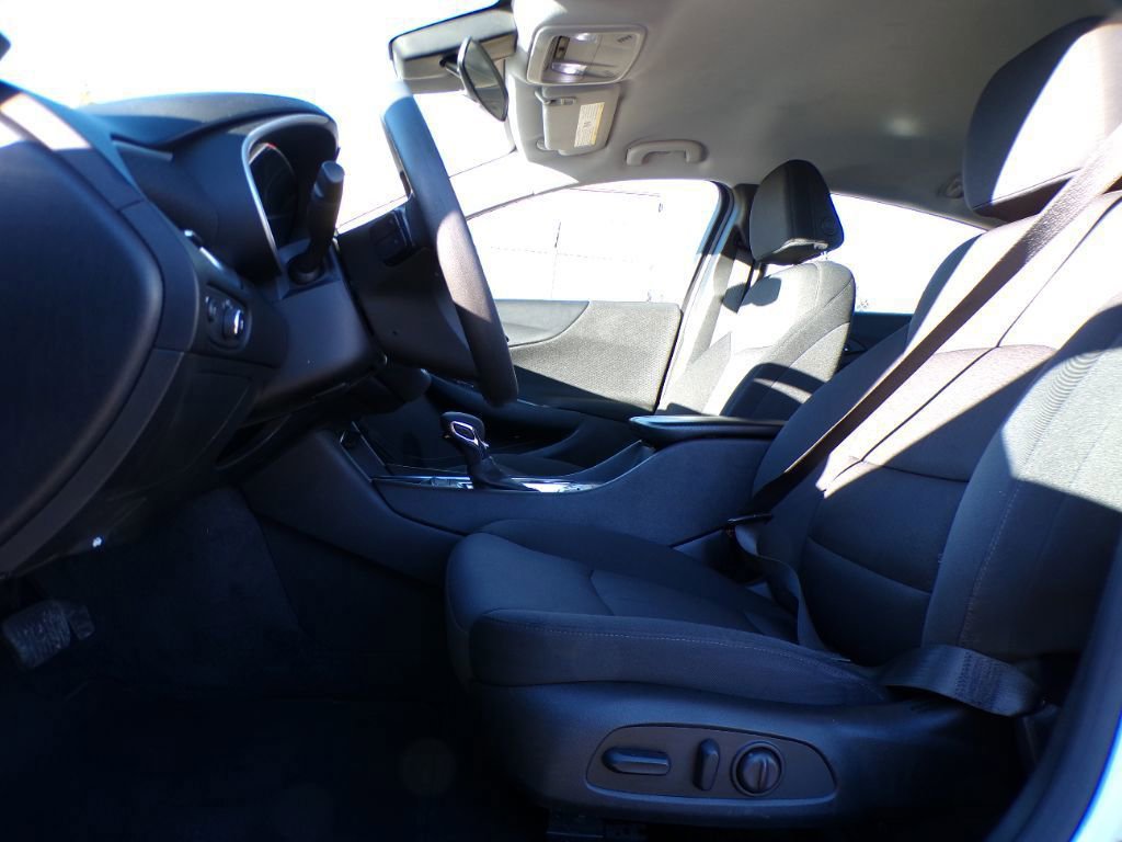 Used 2024 Chevrolet Malibu LT image 9