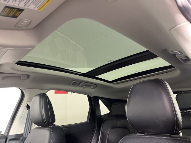 Used 2022 Ford Escape Titanium image 5