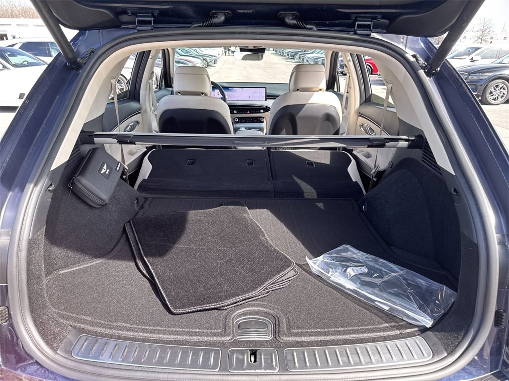 Used 2026 Genesis GV70 2.5T Select image 28