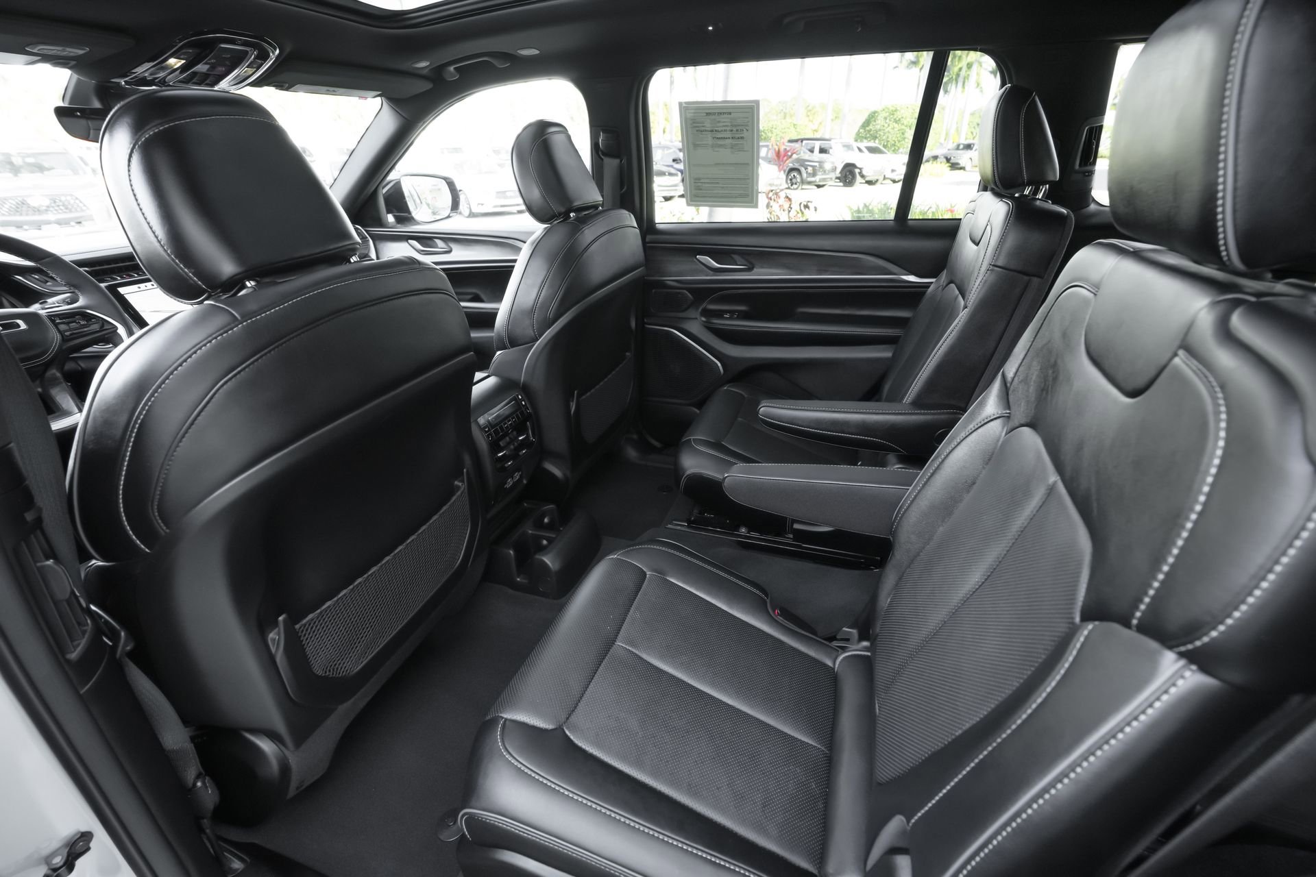 Used 2024 Jeep Grand Cherokee L Overland w/ Trailer Tow Package image 33