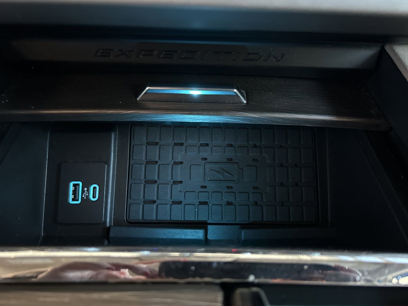 Used 2024 Ford Expedition Max Limited image 27