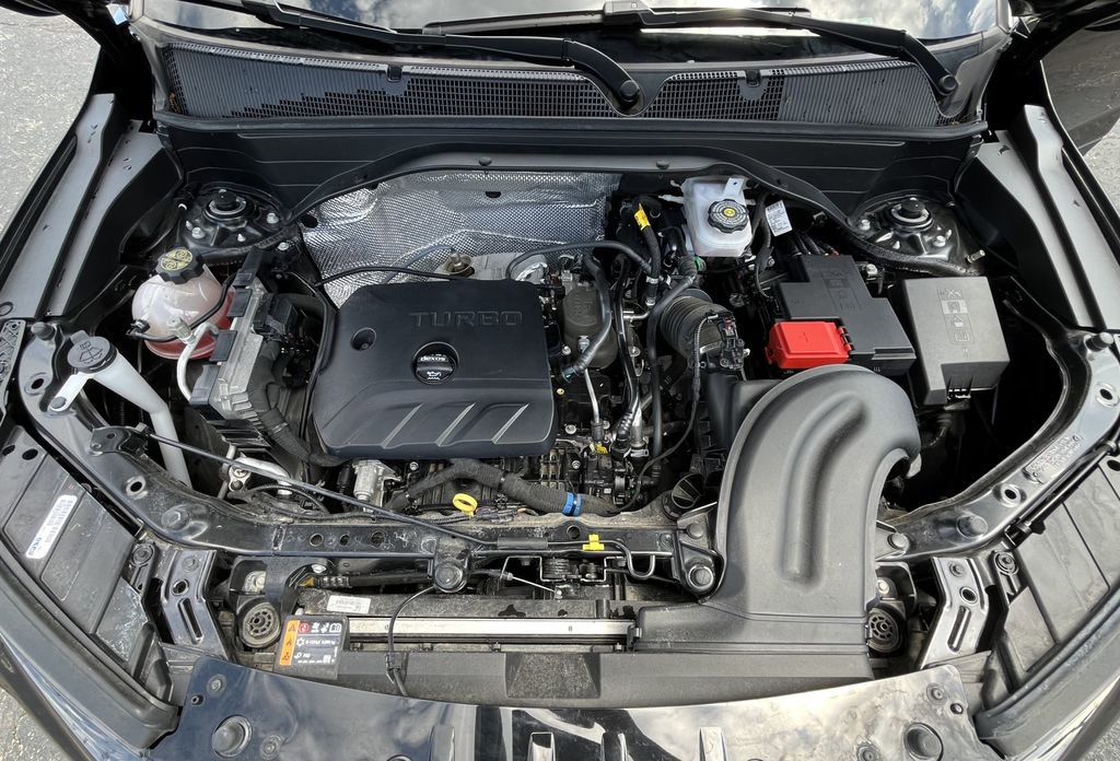 Used 2023 Chevrolet TrailBlazer RS w/ Sun and Liftgate Package FWD image 8