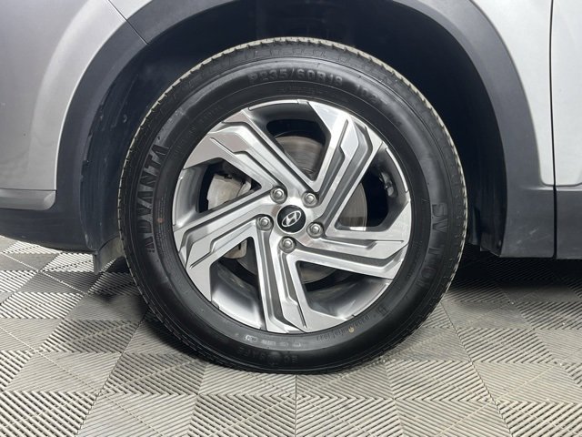 Used 2023 Hyundai Santa Fe SE image 9