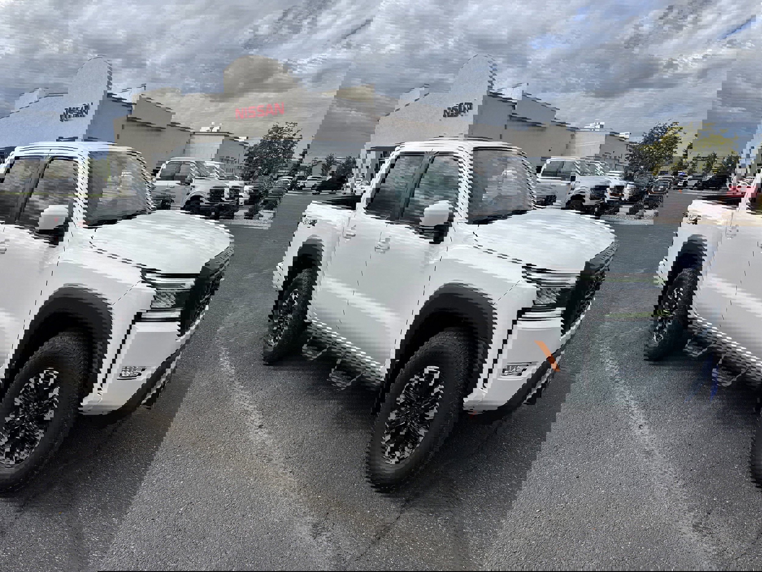 Used 2023 Nissan Frontier PRO-4X w/ Pro Convenience Package image 4