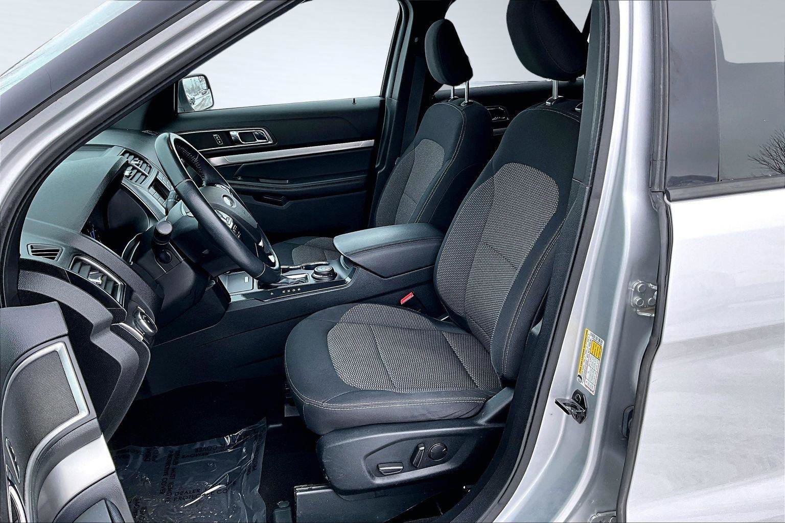 Used 2019 Ford Explorer XLT image 14