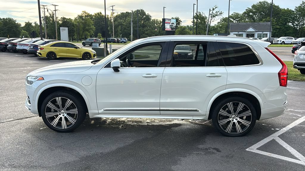 Certified 2025 Volvo XC90 T8 Plus w/ Protection Package AWD/4WD image 3