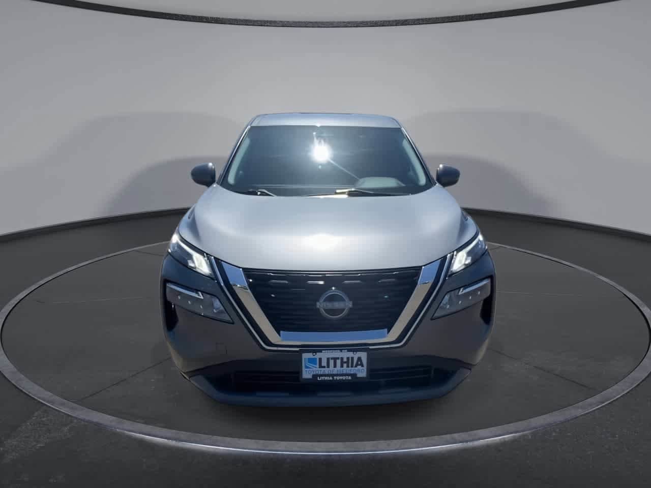 Used 2022 Nissan Rogue SV AWD/4WD image 3