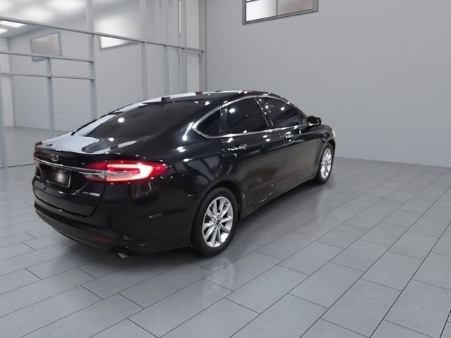Used 2017 Ford Fusion SE w/ Fusion SE Technology Package FWD image 8