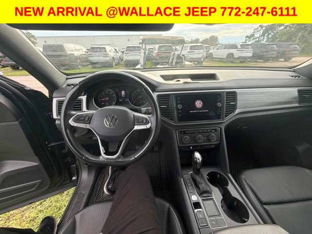 Used 2020 Volkswagen Atlas Cross Sport SE w/ Panoramic Sunroof Package FWD image 4