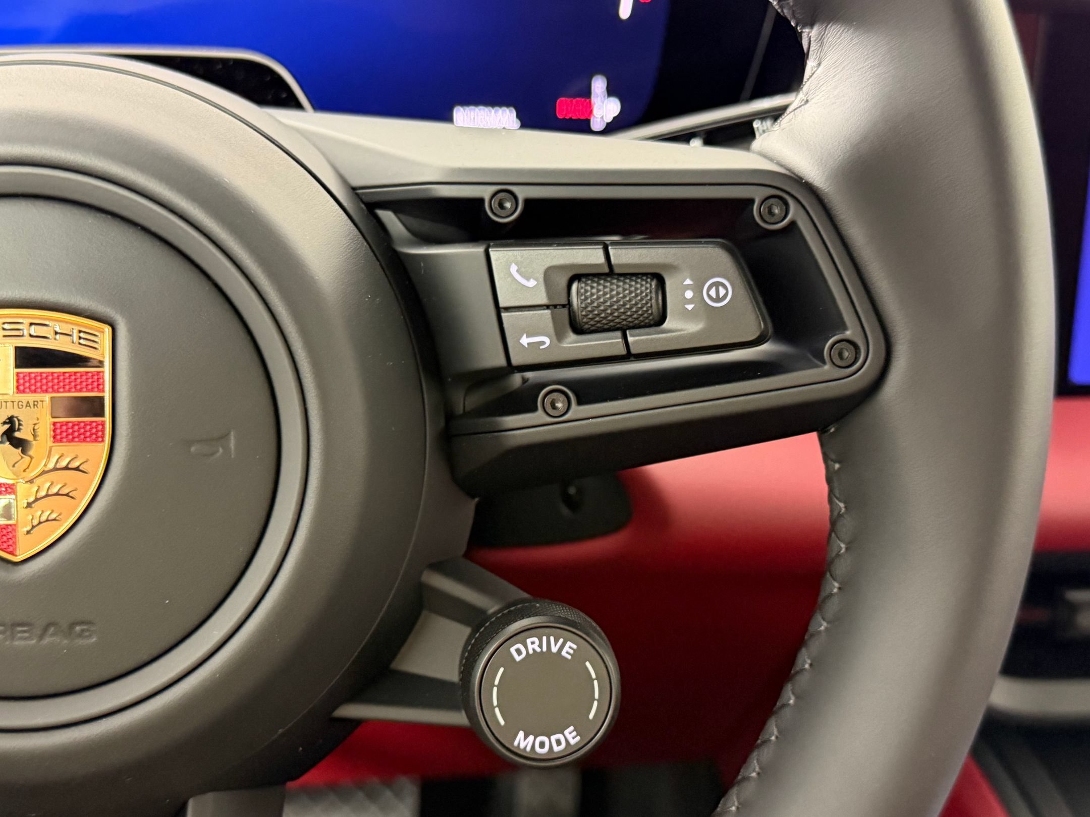Certified 2026 Porsche Macan Electric RWD image 23