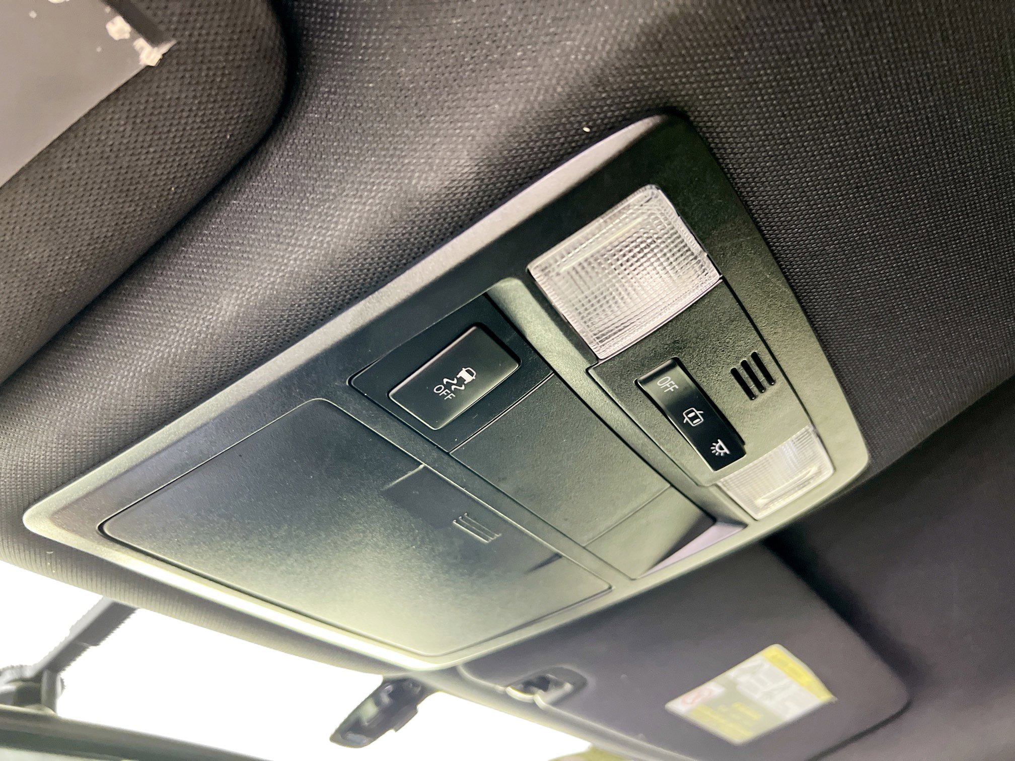 Used 2017 Toyota Tacoma TRD Sport w/ Tow Package (A/T) image 19