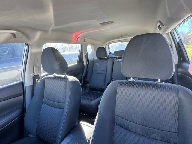 Used 2019 Nissan Rogue S image 30