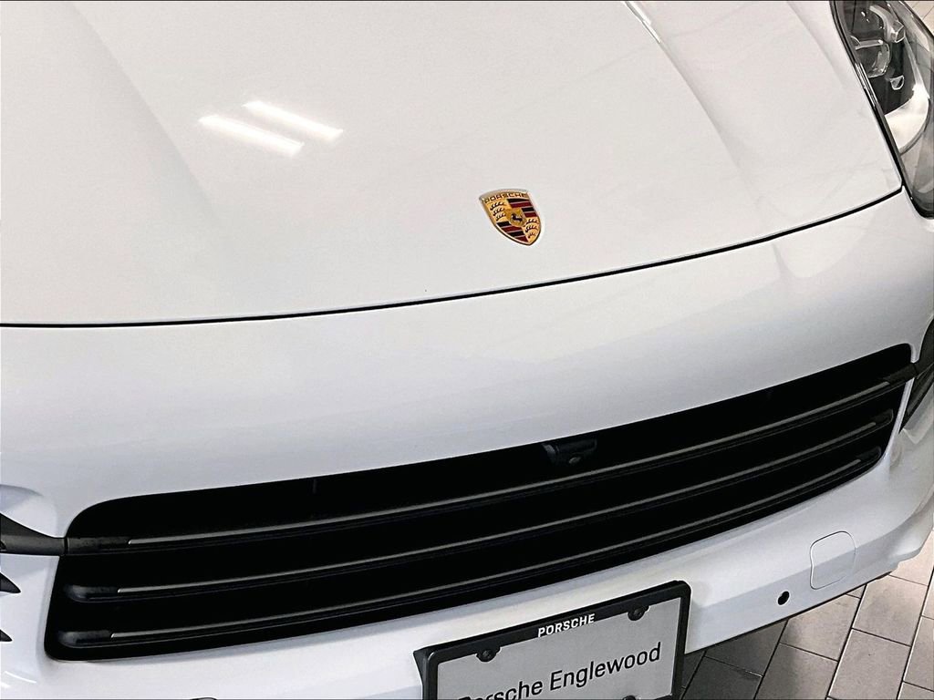 Certified 2023 Porsche Cayenne Platinum Edition image 32