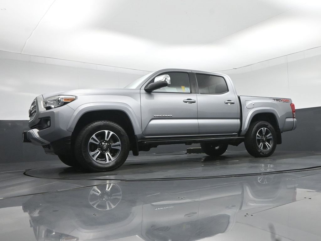 Used 2017 Toyota Tacoma TRD Sport image 54