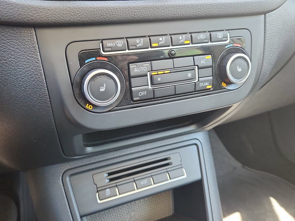 Used 2011 Volkswagen Tiguan S AWD/4WD image 28