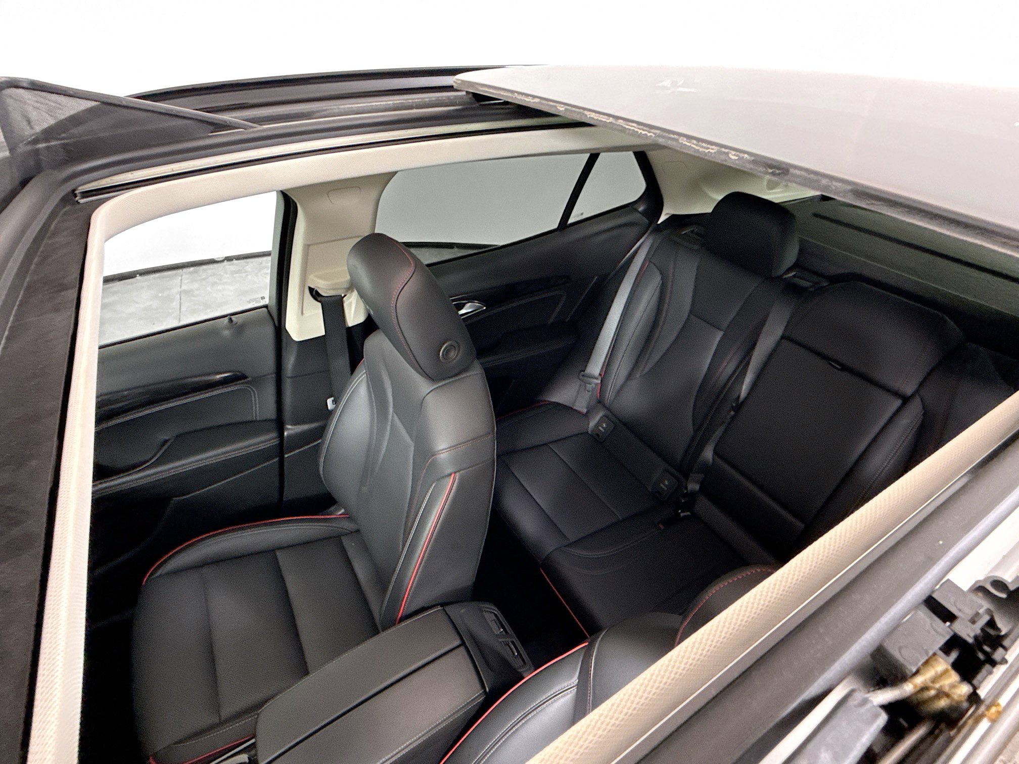 Used 2023 Buick Envision Essence w/ Sport Touring Package image 14