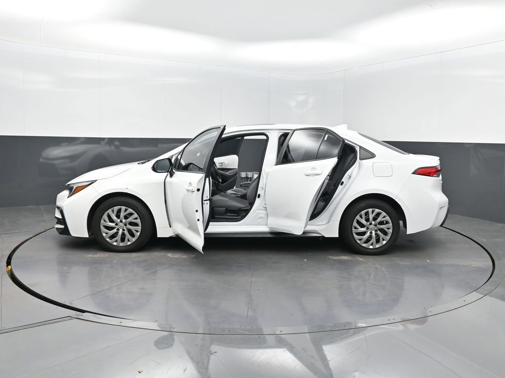 Used 2024 Toyota Corolla SE w/ SE Premium Package FWD image 34