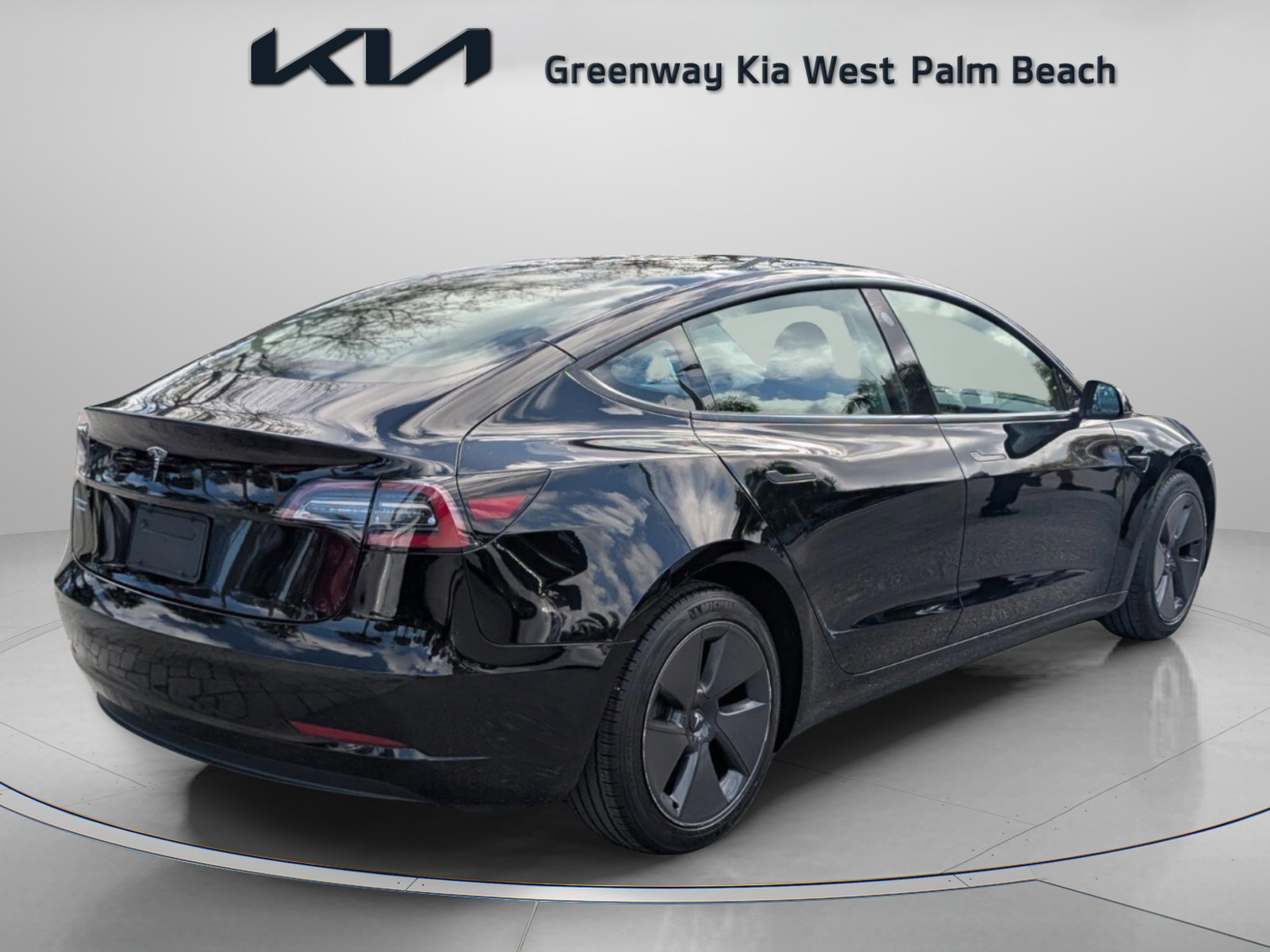 Used 2023 Tesla Model 3 Standard Range image 7