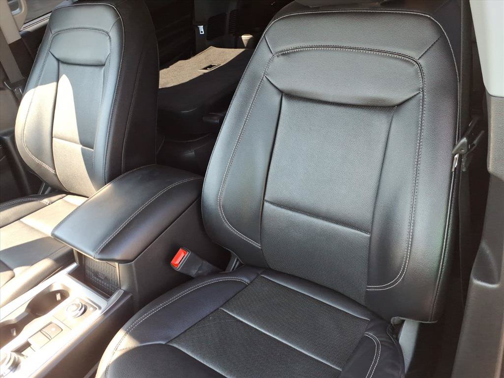 Used 2023 Ford Explorer Limited AWD/4WD image 17
