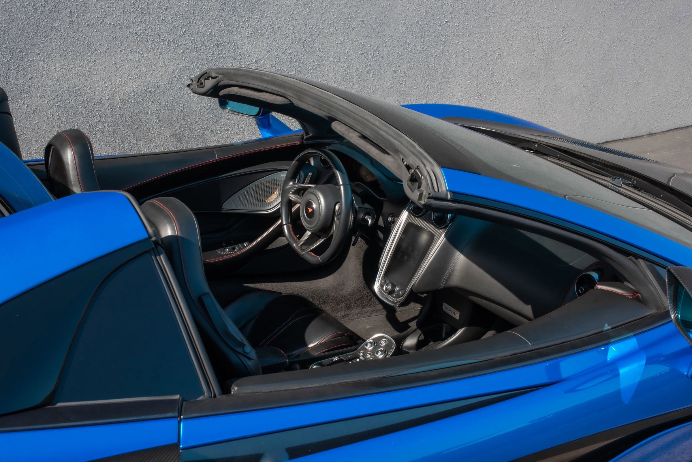 Used 2018 McLaren 570S Spider RWD image 39