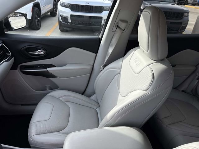 Used 2019 Jeep Cherokee Limited image 18