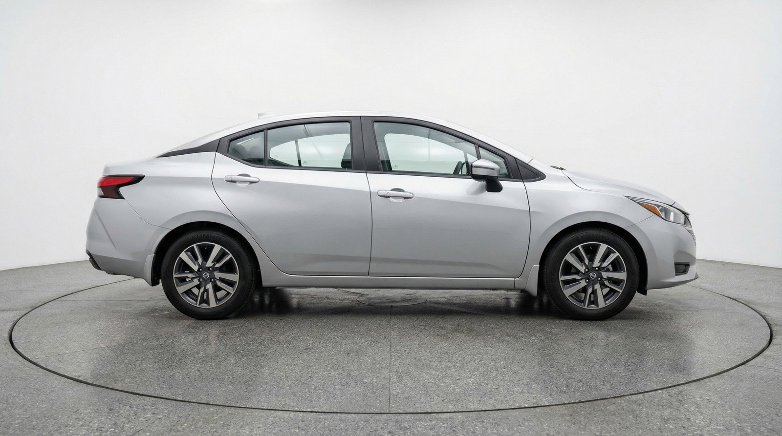 Used 2025 Nissan Versa SV image 11