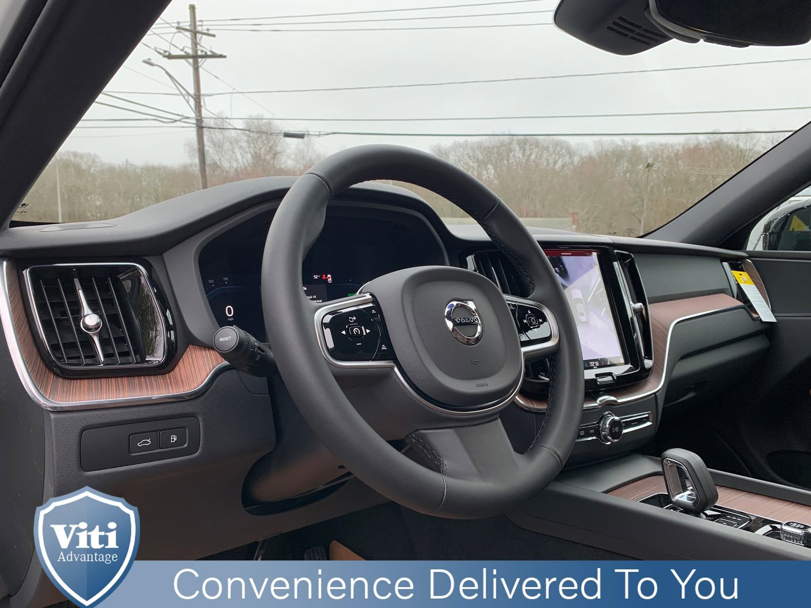 Used 2025 Volvo XC60 T8 Plus w/ Climate Package image 12