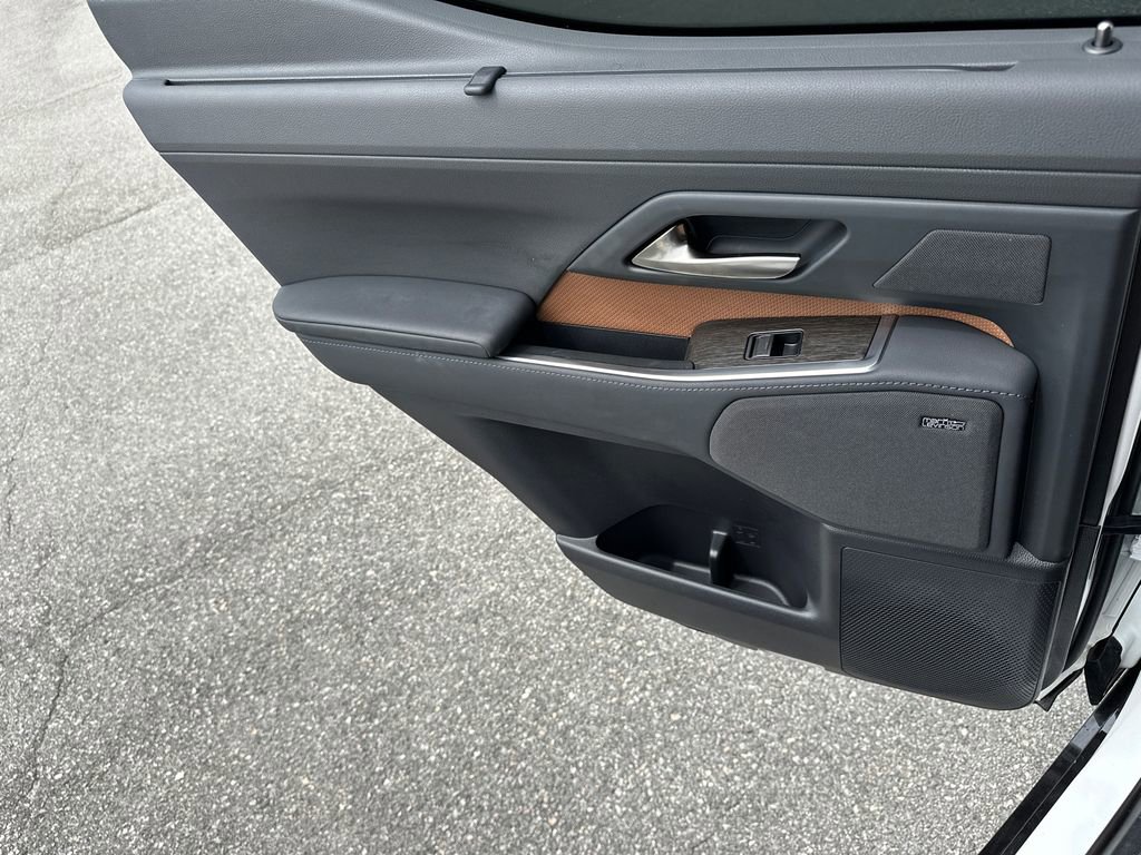 Used 2024 Lexus GX 550 w/ Accessory Package (Z1) image 21