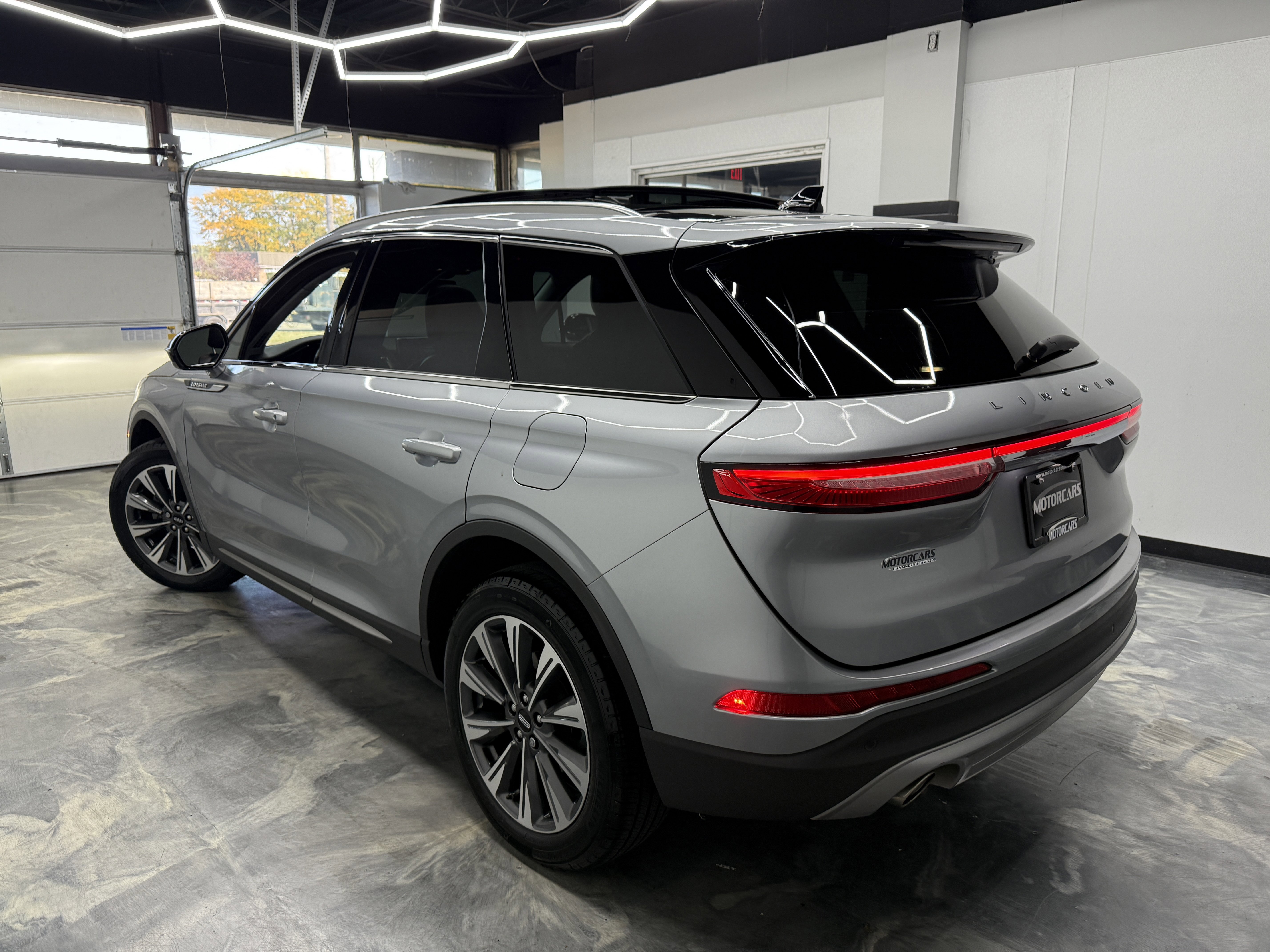 Used 2021 Lincoln Corsair Reserve w/ Elements Package image 3