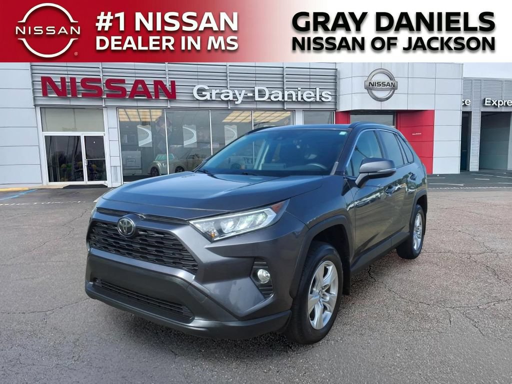 Used 2019 Toyota RAV4 XLE FWD image 3