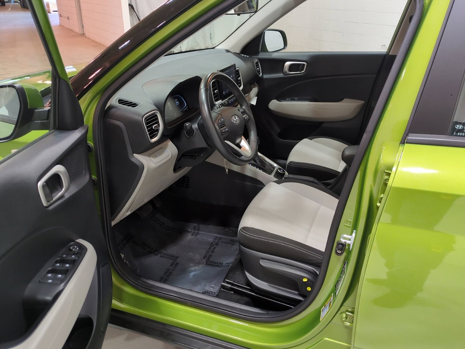 Certified 2023 Hyundai Venue SEL FWD image 15