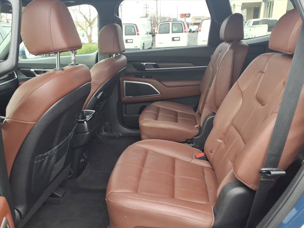 Used 2023 Kia Telluride EX w/ EX Captain's Chair Package image 27