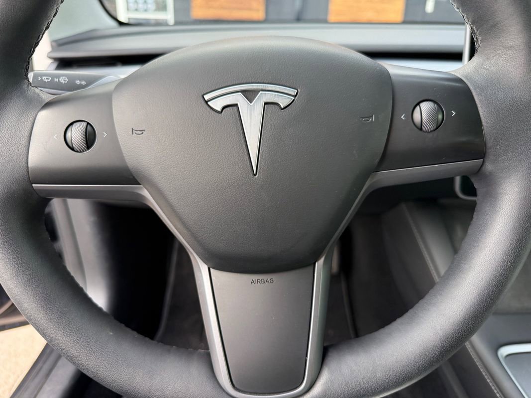 Used 2022 Tesla Model 3 Long Range AWD/4WD image 29