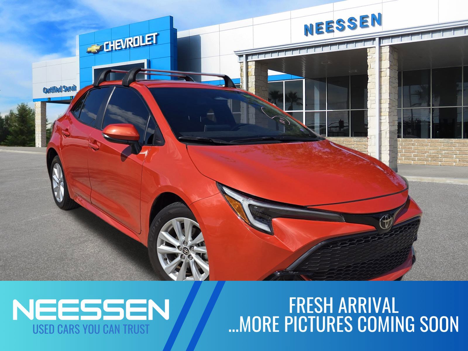 Used 2024 Toyota Corolla SE w/ SE Package image 1