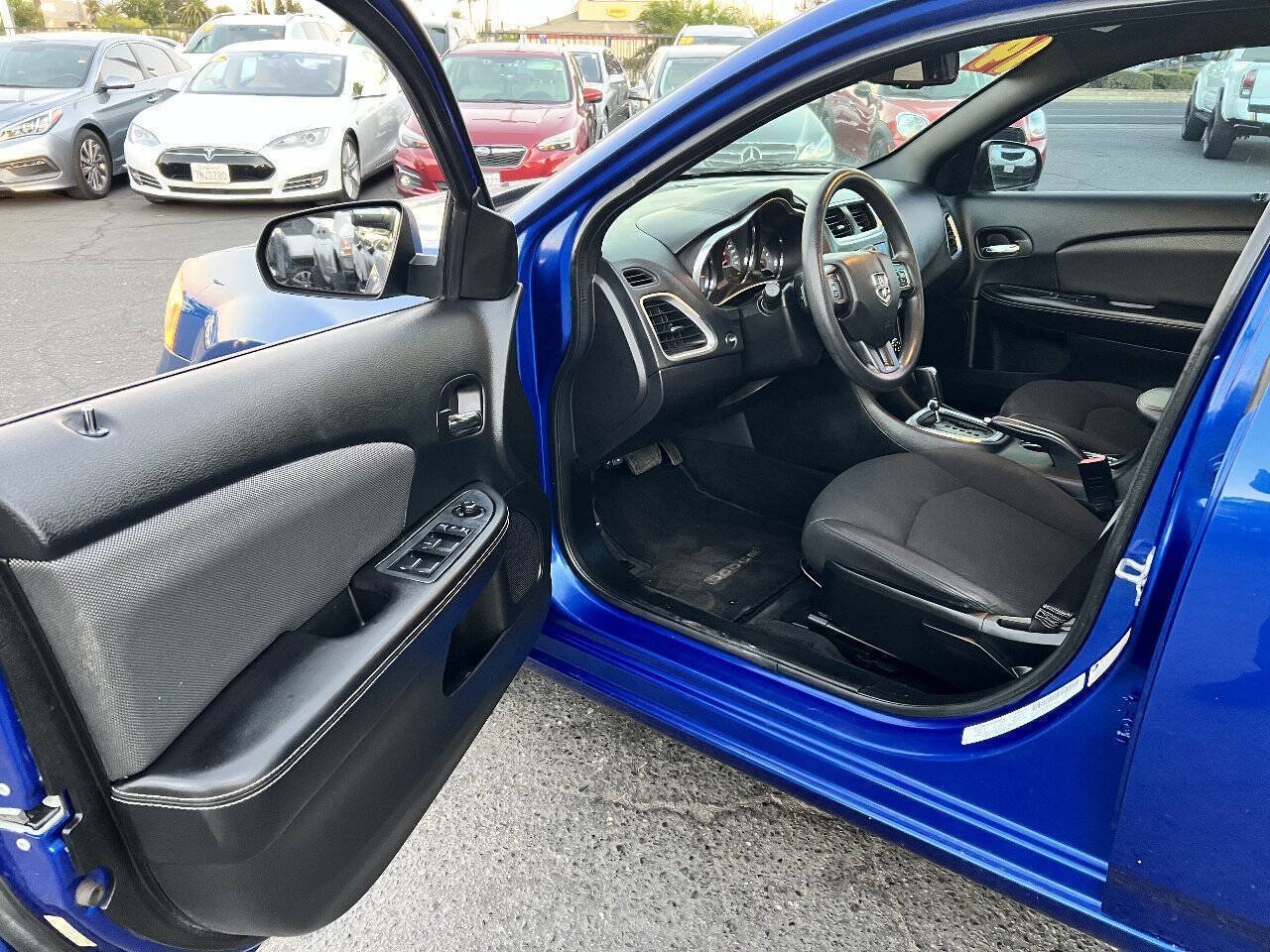 Used 2014 Dodge Avenger SE FWD image 8