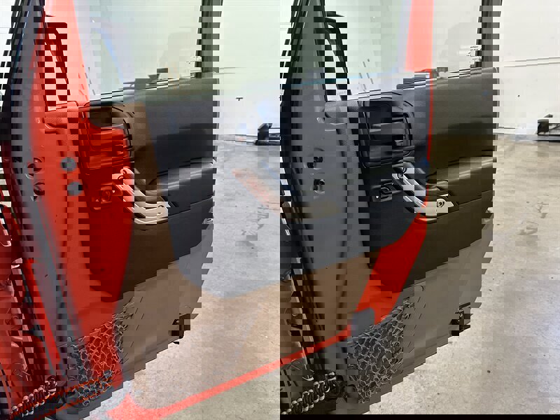 Used 2015 Jeep Wrangler Rubicon w/ Power Convenience Group image 26