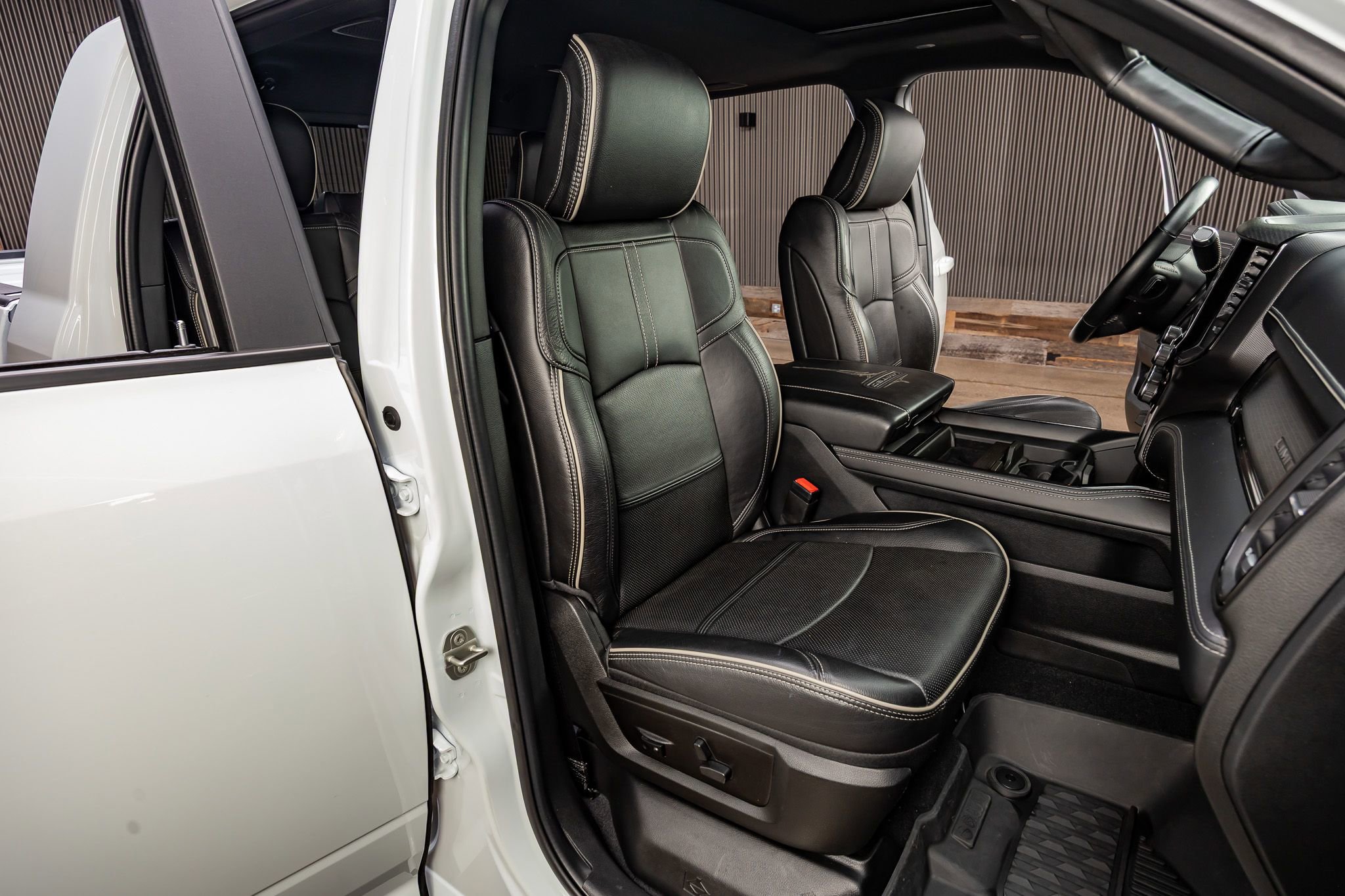 Used 2023 RAM 3500 Limited w/ Night Edition image 30