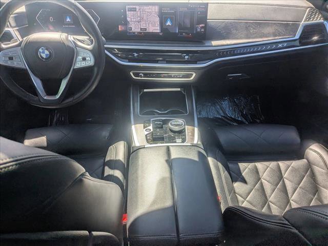 Used 2023 BMW X7 xDrive40i w/ Premium Package image 17