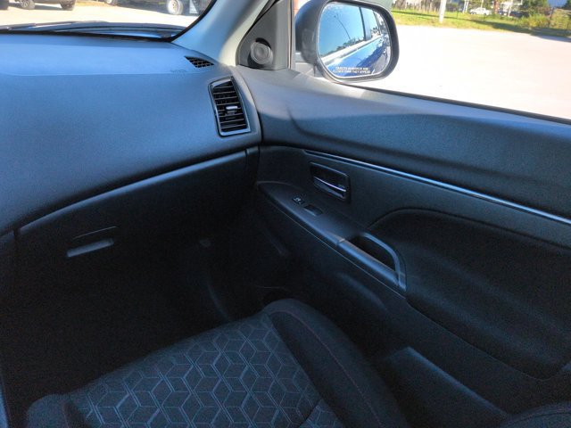 Used 2025 Mitsubishi Outlander Sport AWD image 16