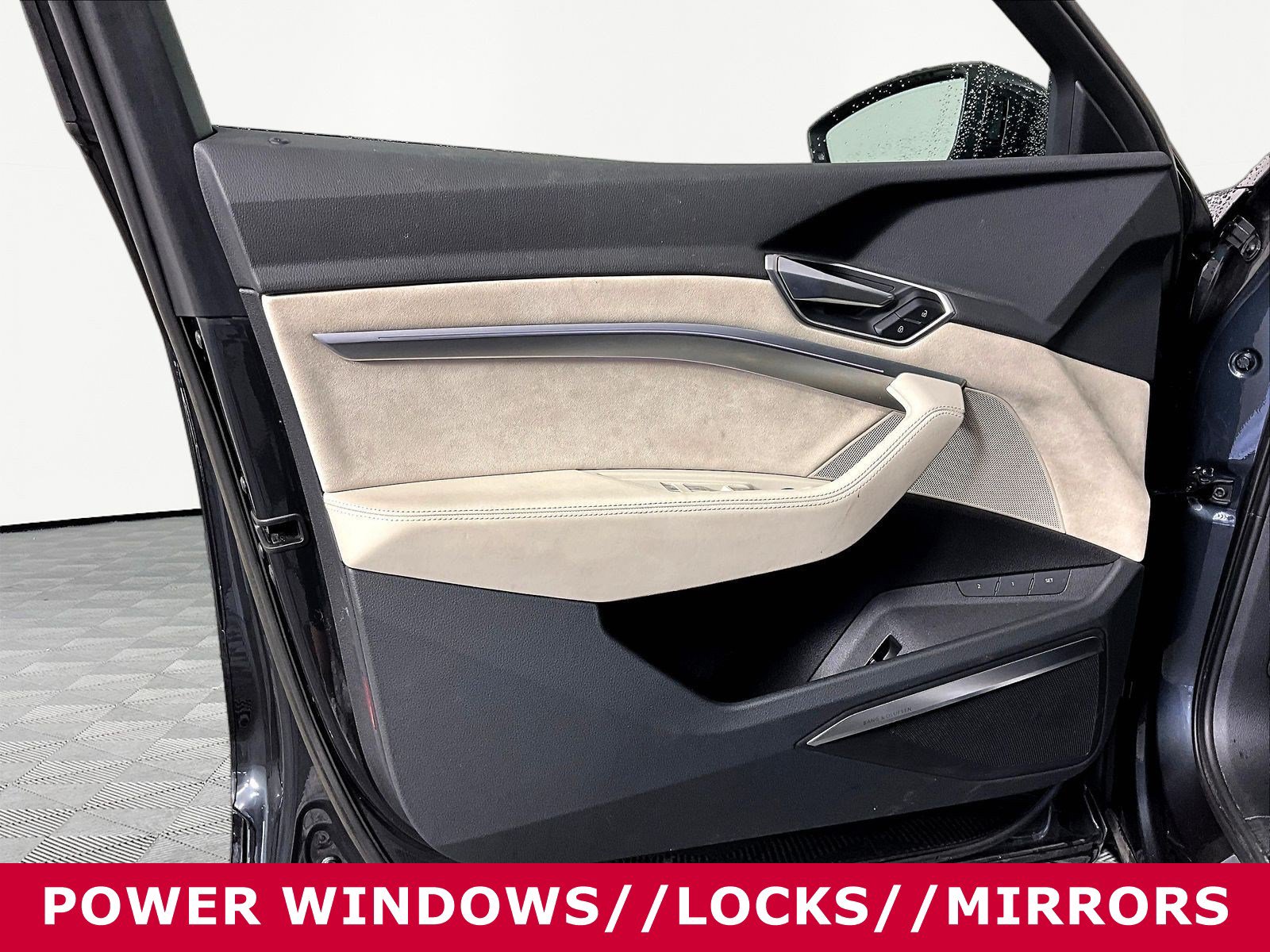 Used 2019 Audi e-tron Prestige AWD/4WD image 17