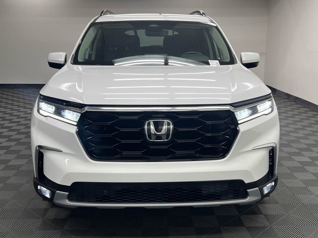 Used 2023 Honda Pilot Touring image 3