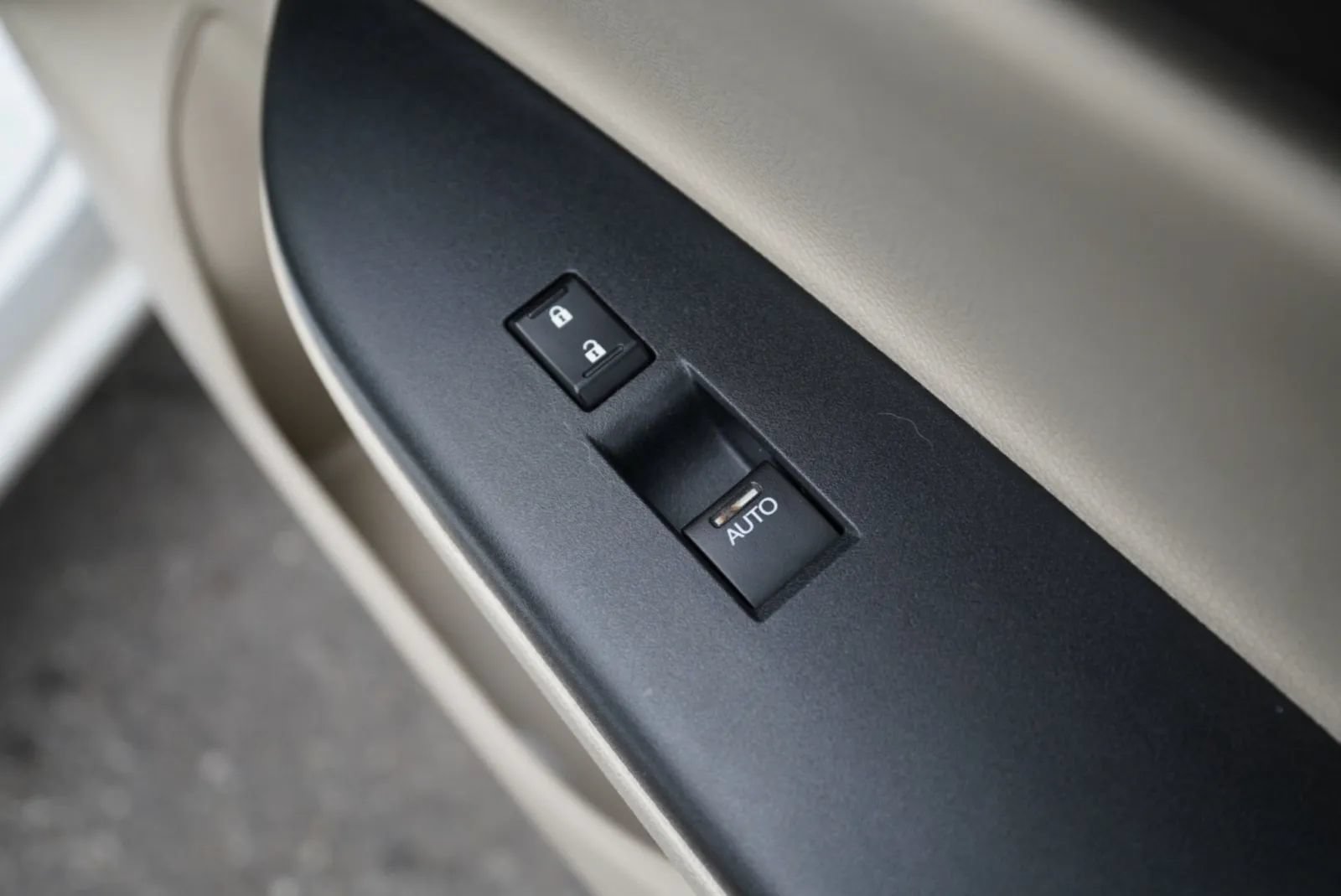 Used 2017 Honda Accord EX-L image 37