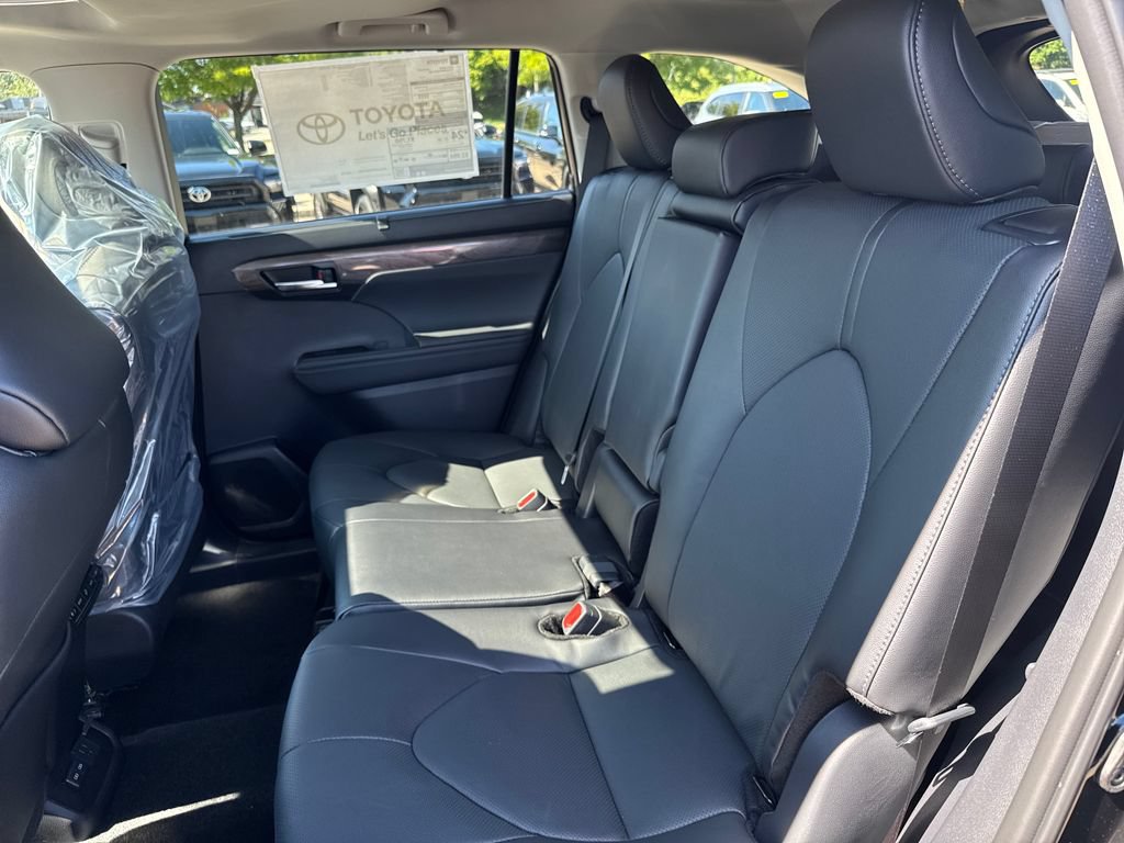 New 2026 Toyota Highlander Limited AWD/4WD image 33