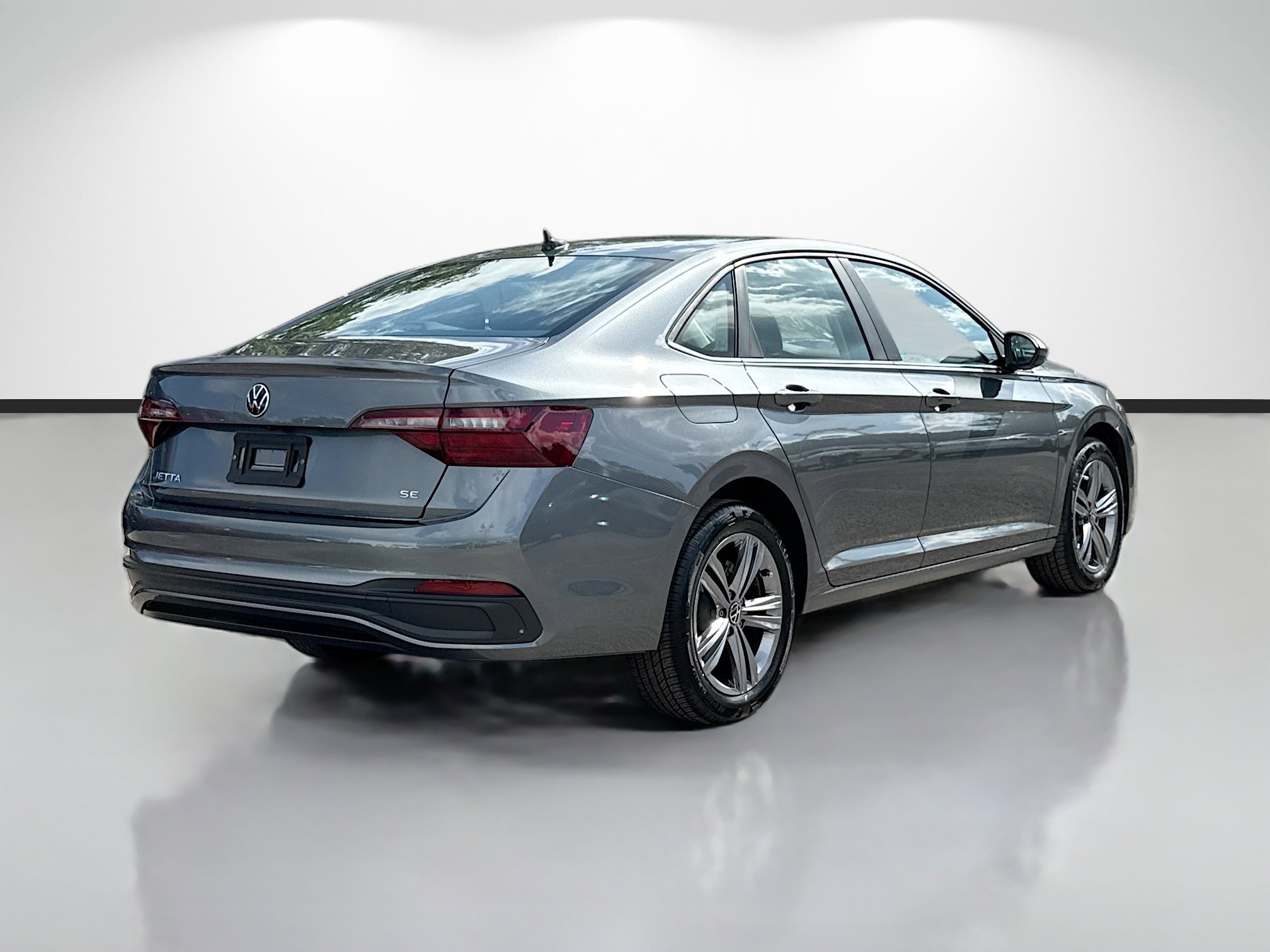 Used 2023 Volkswagen Jetta SE FWD image 3