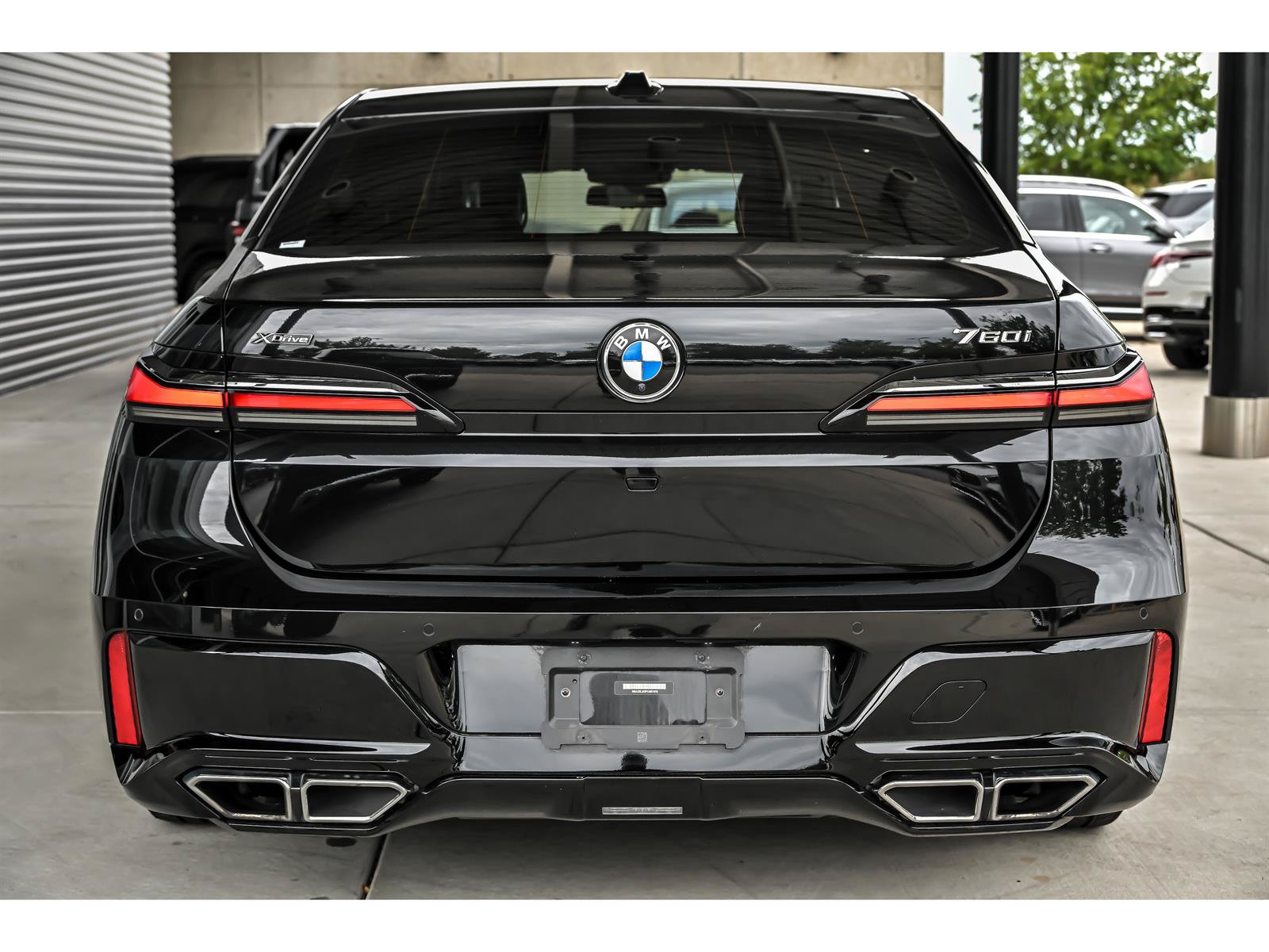 Used 2023 BMW 760i xDrive AWD/4WD image 7