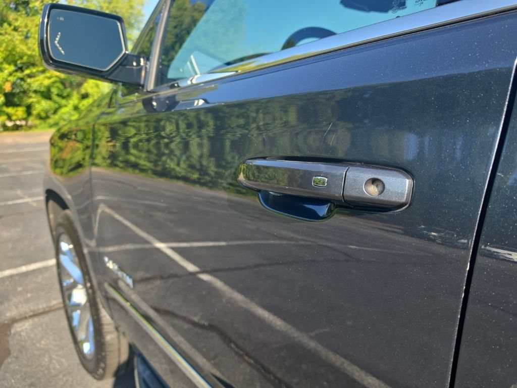 Used 2020 GMC Yukon SLT w/ Premium Edition RWD image 13