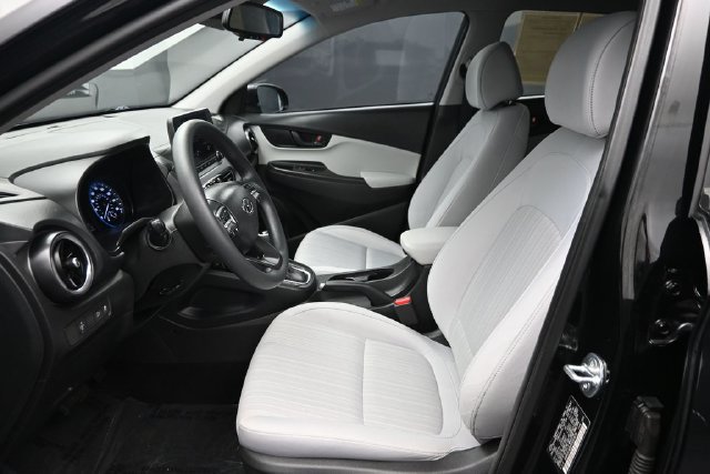 Used 2023 Hyundai Kona SEL AWD/4WD image 7