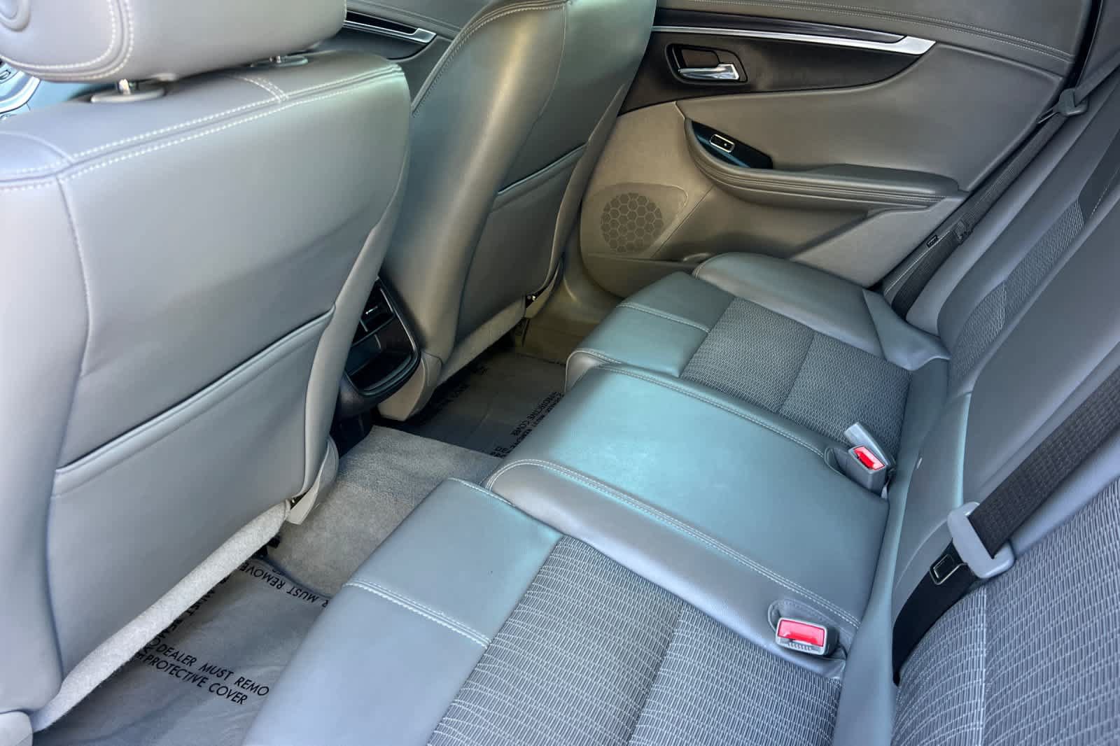 Used 2016 Chevrolet Impala LT w/ Convenience Package FWD image 4